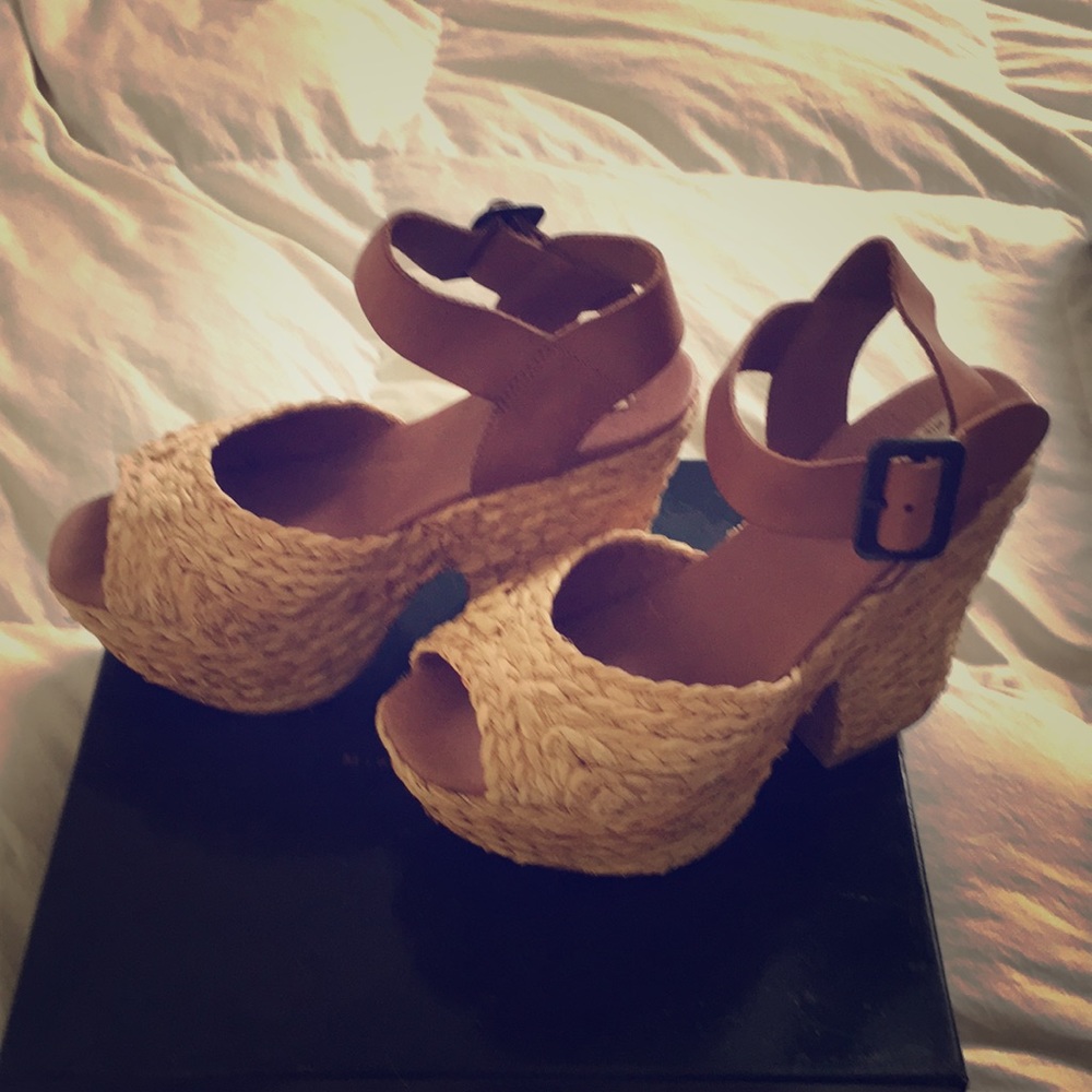 Mia Limited Edition Bamboo Platforms Size 8.5